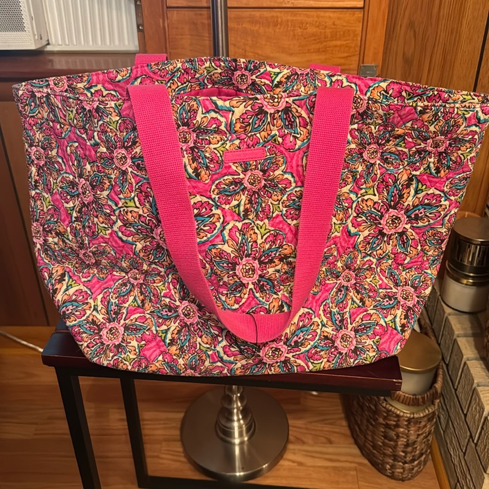 Vera Bradley large tote - pink multi sunburst floral
